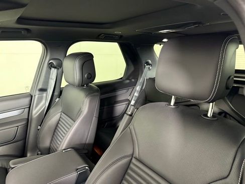 New 2026 Land Rover Discovery Limited Edition AWD/4WD image 6