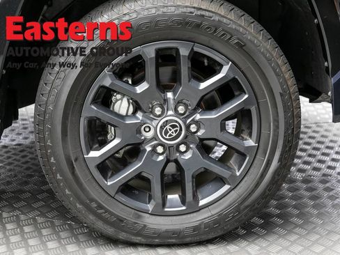 Used 2023 Toyota Tundra Platinum AWD/4WD image 34