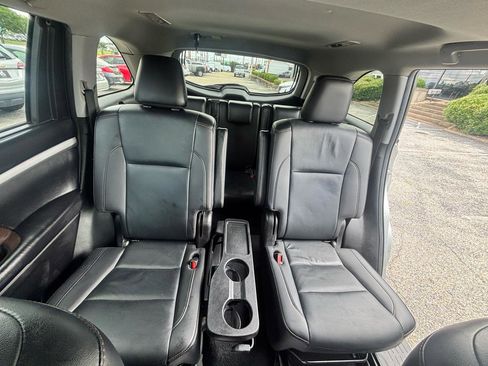 Used 2019 Toyota Highlander XLE FWD image 39