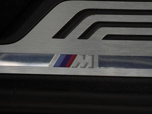 Used 2022 BMW X7 xDrive40i w/ M Sport Package AWD/4WD image 3