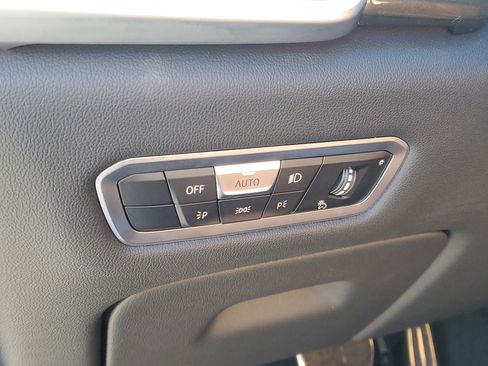 Used 2022 BMW X6 xDrive40i w/ Executive Package image 12