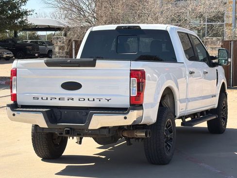 Used 2017 Ford F250 XLT w/ XLT Premium Package image 7