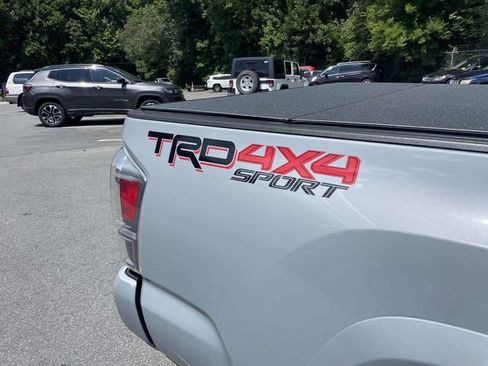 Used 2021 Toyota Tacoma TRD Sport w/ Technology Package AWD/4WD image 9