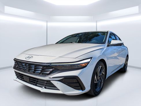 Certified 2024 Hyundai Elantra Limited image 7