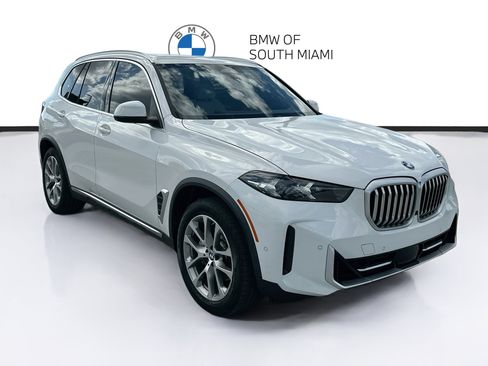 Used 2024 BMW X5 sDrive40i w/ Parking Assistance Package RWD image 1