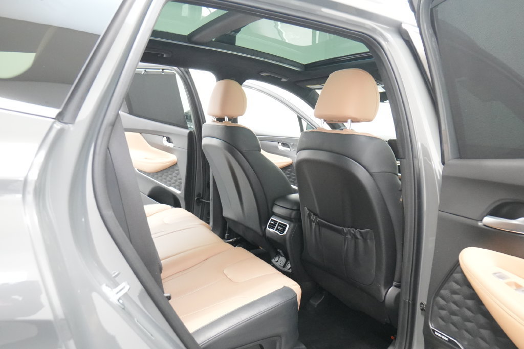 Used 2023 Hyundai Santa Fe Calligraphy AWD/4WD image 38