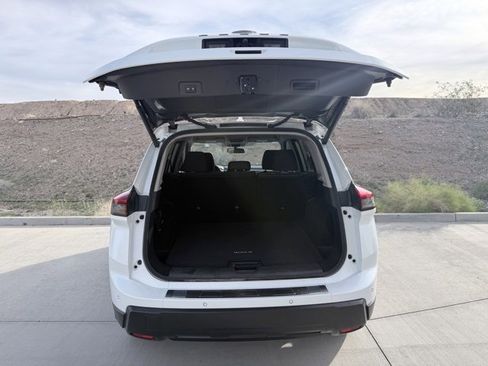 Certified 2025 Nissan Rogue SV image 31
