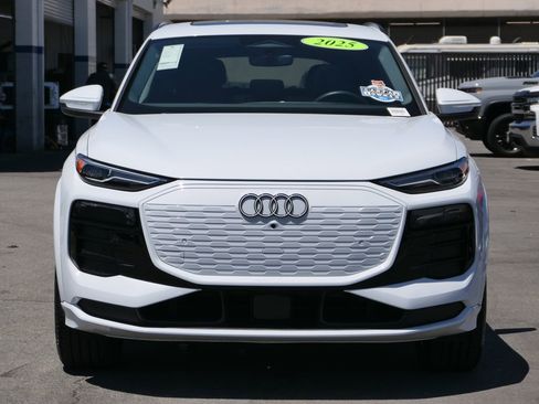 Used 2025 Audi Q6 e-tron Premium image 7