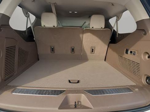 Used 2024 GMC Yukon XL Denali image 36