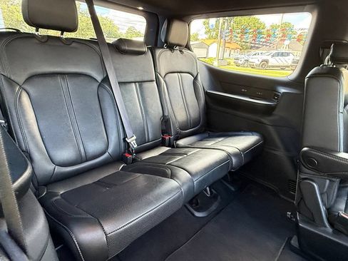 Used 2024 Jeep Wagoneer Series III AWD/4WD image 22