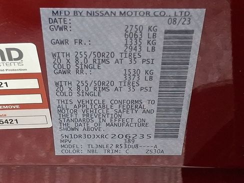 Used 2024 Nissan Pathfinder Platinum w/ Black Appearance Package AWD/4WD image 28
