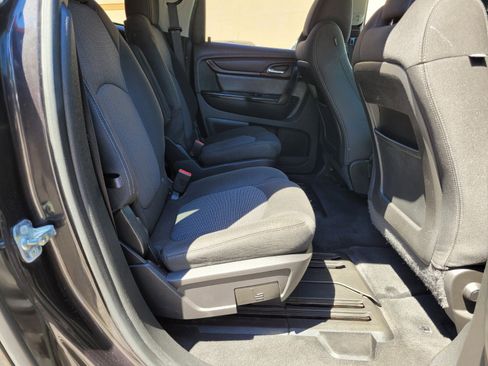 Used 2017 Chevrolet Traverse LT w/ Style and Technology Package image 13