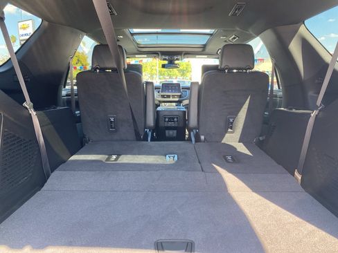 Used 2022 Chevrolet Tahoe Z71 w/ Z71 Off-Road Package image 17