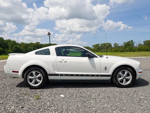 Used 2007 Ford Mustang Premium RWD image 5