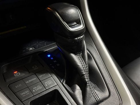 Used 2020 Toyota RAV4 XLE Premium image 17