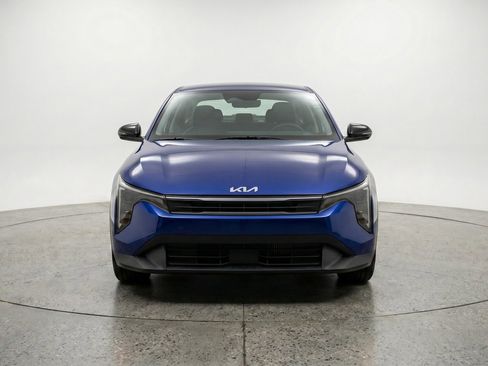 Used 2025 Kia K4 LXS FWD image 2
