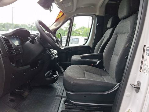 Used 2025 RAM ProMaster 2500 w/ U-Haul Equipment Group FWD image 13