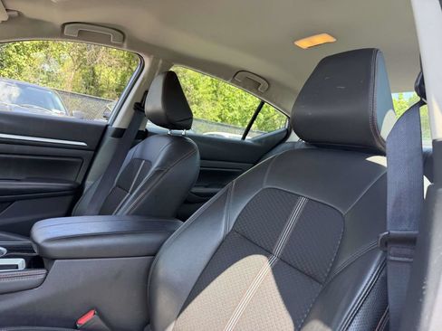 Used 2024 Nissan Altima 2.5 SR FWD image 15
