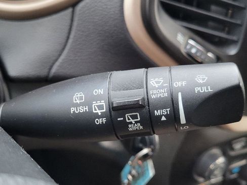 Used 2015 Jeep Cherokee Latitude image 14