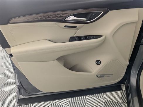 Used 2021 Buick Envision Avenir w/ Technology Package II image 10