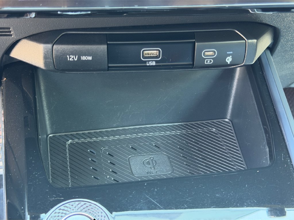 Certified 2023 Kia Niro Wave w/ Wave Preserve Package FWD image 24