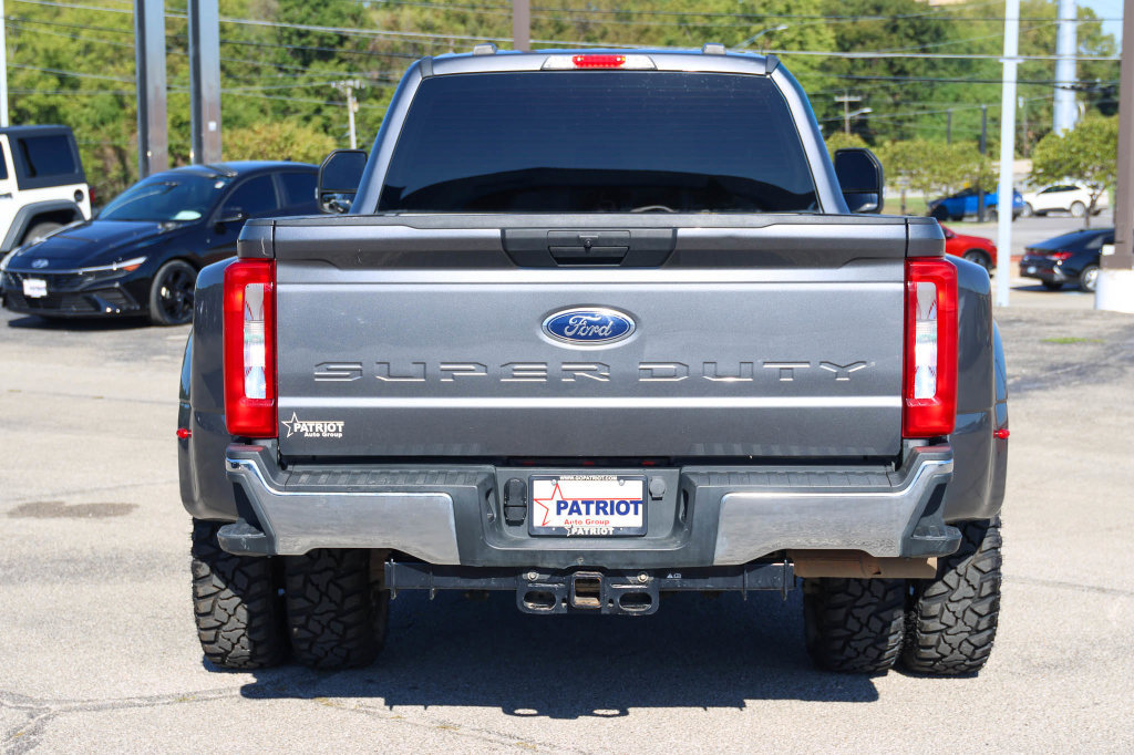 Used 2023 Ford F350 XLT AWD/4WD image 4