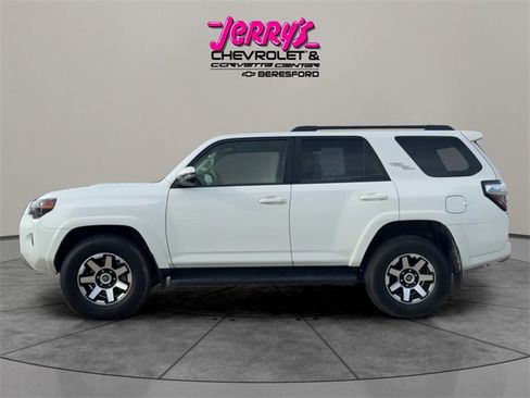 Used 2024 Toyota 4Runner TRD Off-Road Premium image 2