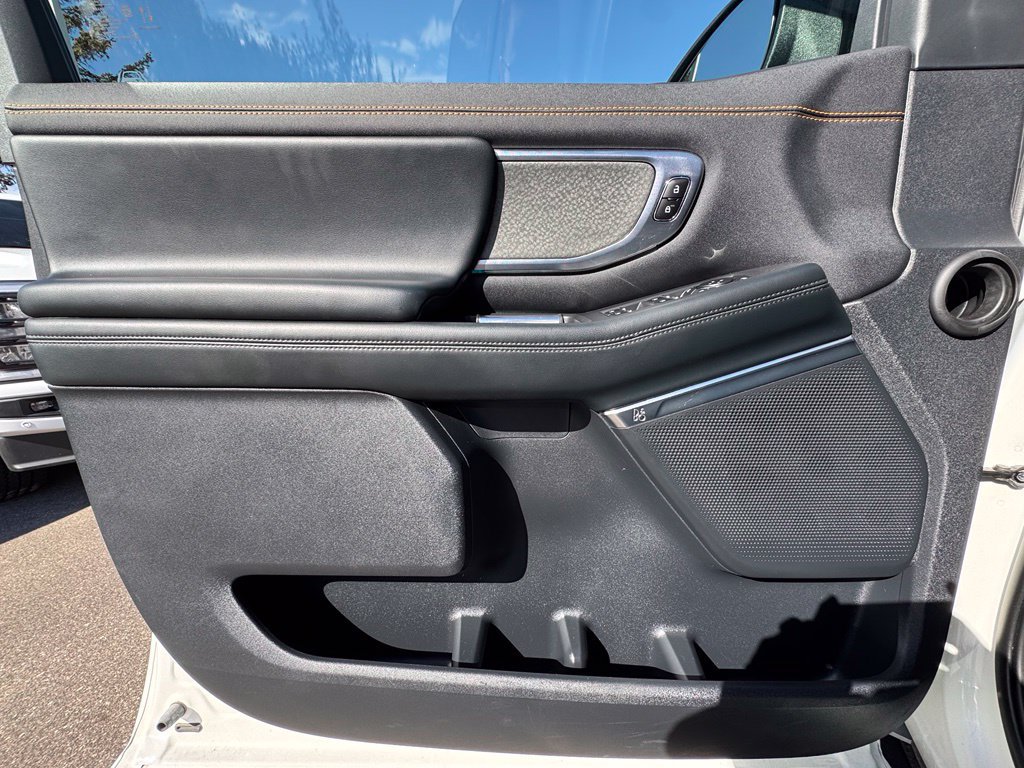 Used 2025 Ford Expedition Tremor AWD/4WD image 16