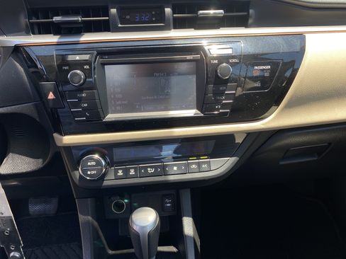 Used 2015 Toyota Corolla LE w/ Protection Package FWD image 13