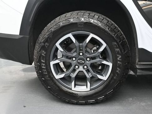 Used 2026 Chevrolet Equinox ACTIV w/ Convenience Package III FWD image 34