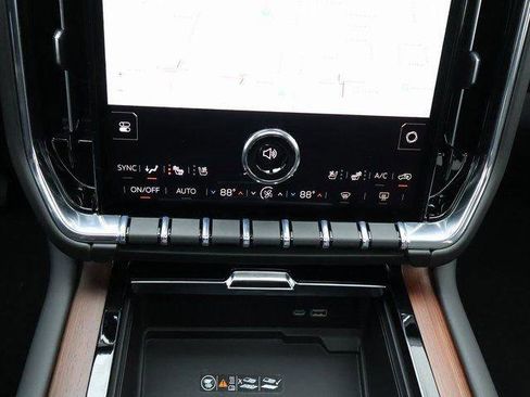 New 2026 GMC Yukon Denali w/ Sun & Power Step Package AWD/4WD image 28