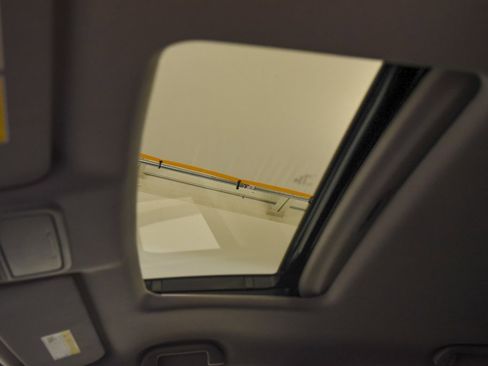 Used 2023 Honda Ridgeline RTL image 2