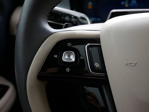 Used 2024 Lincoln Corsair FWD w/ Equipment Group 102A image 18