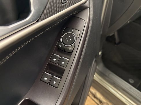 Used 2020 Ford Explorer XLT w/ Equipment Group 202A image 12