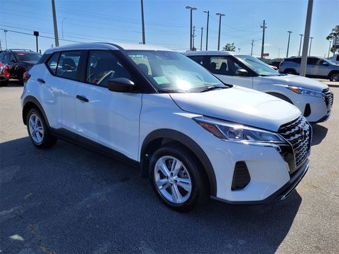 New 2025 Nissan Kicks Play S image 13