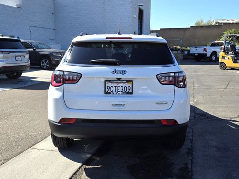 Certified 2022 Jeep Compass Latitude image 4