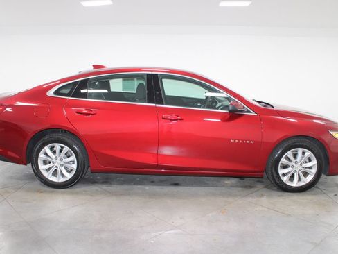 Used 2025 Chevrolet Malibu LT FWD image 11