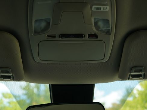 Used 2020 Toyota Sienna L image 35