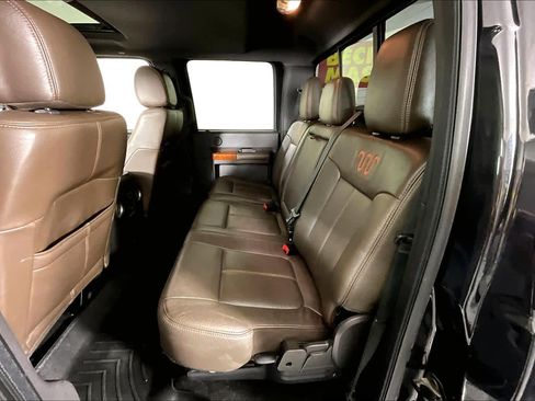 Used 2015 Ford F250 King Ranch w/ King Ranch w/Chrome Package image 18