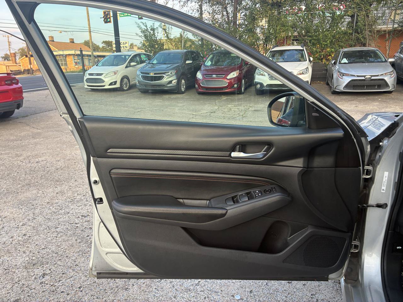 Used 2021 Nissan Altima 2.5 SR FWD image 12