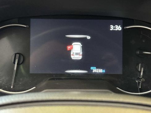 Used 2025 Toyota RAV4 XLE AWD/4WD image 27