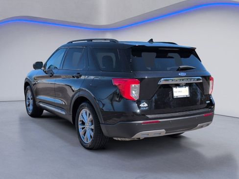 Used 2020 Ford Explorer XLT w/ Equipment Group 202A image 3