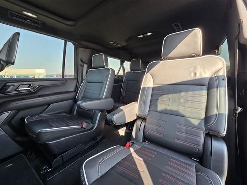 Used 2025 GMC Yukon XL AT4 Ultimate image 24