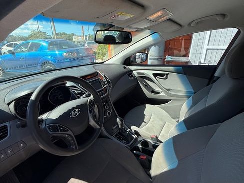 Used 2016 Hyundai Elantra SE w/ Option Group 02 image 7