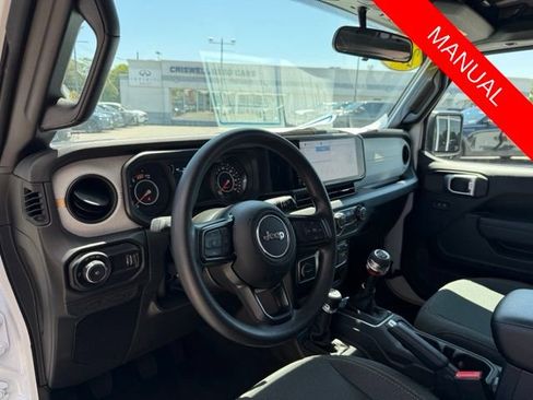 Used 2026 Jeep Wrangler Sport AWD/4WD image 12