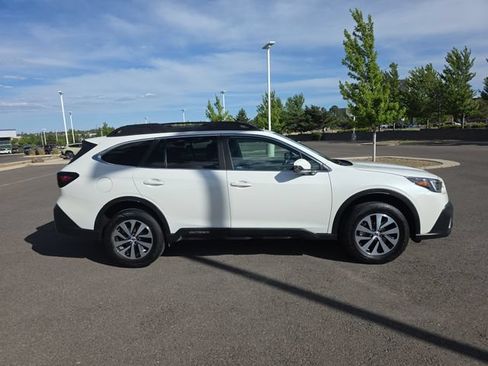 Used 2021 Subaru Outback Premium w/ Popular Package #1 AWD/4WD image 2