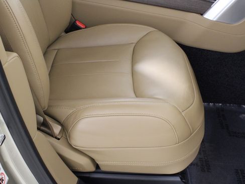 Used 2025 Land Rover Range Rover Long Wheelbase SE image 17