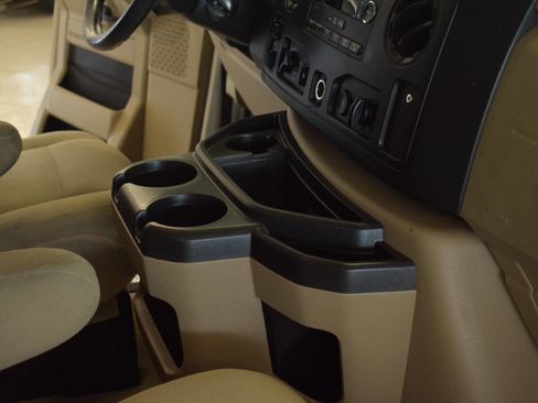 Used 2014 Ford E-350 and Econoline 350 XLT RWD image 57