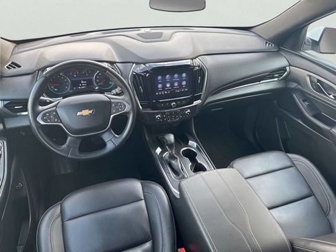Used 2023 Chevrolet Traverse LT FWD image 16