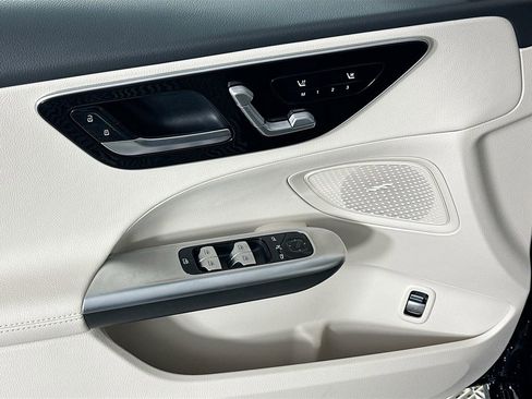 New 2026 Mercedes-Benz C 300 4MATIC Sedan image 18